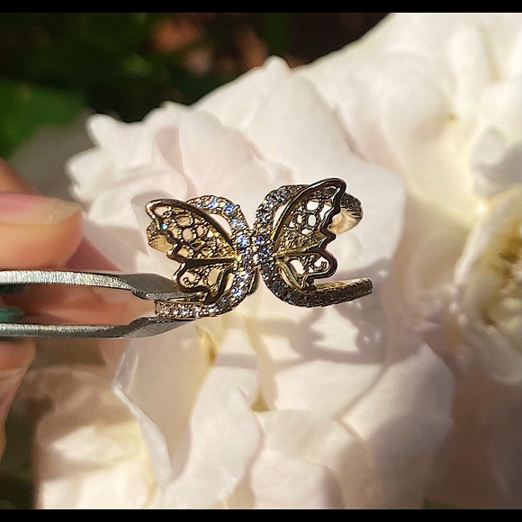 The Gold Butterfly Ring ❤️‍🔥 - Picture 6 of 8